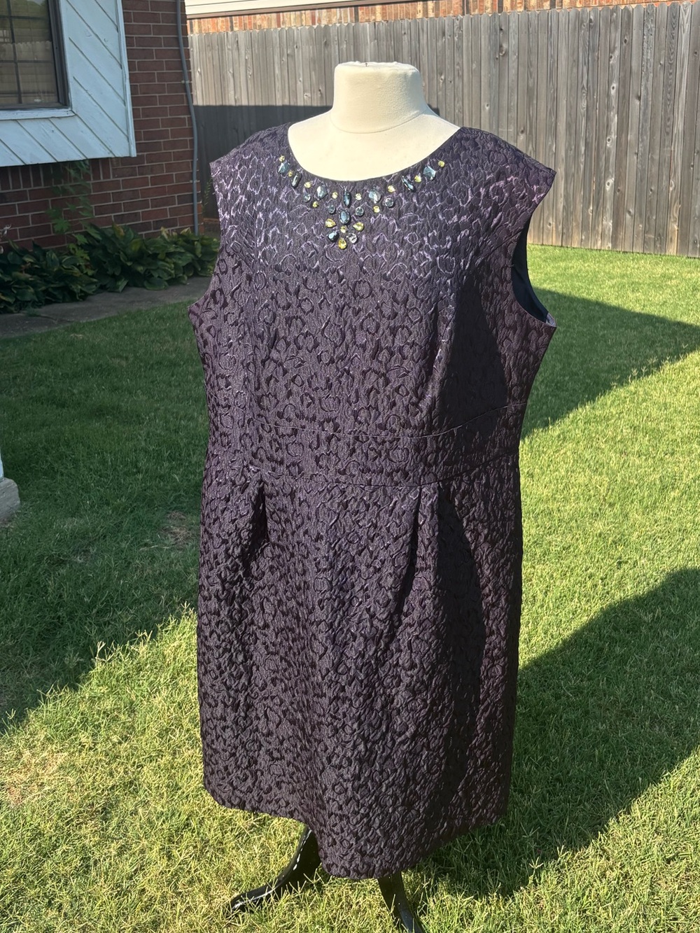 Jessica Howard Navy Jewel-Neck Textured Sheath Dress